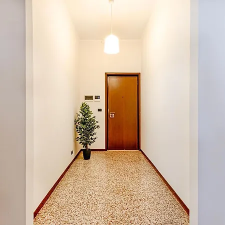 Clelia Apartment *