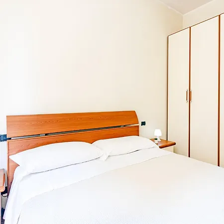 Clelia Apartment *